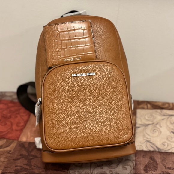 Michael Kors Cooper Slingpack + Wallet Set